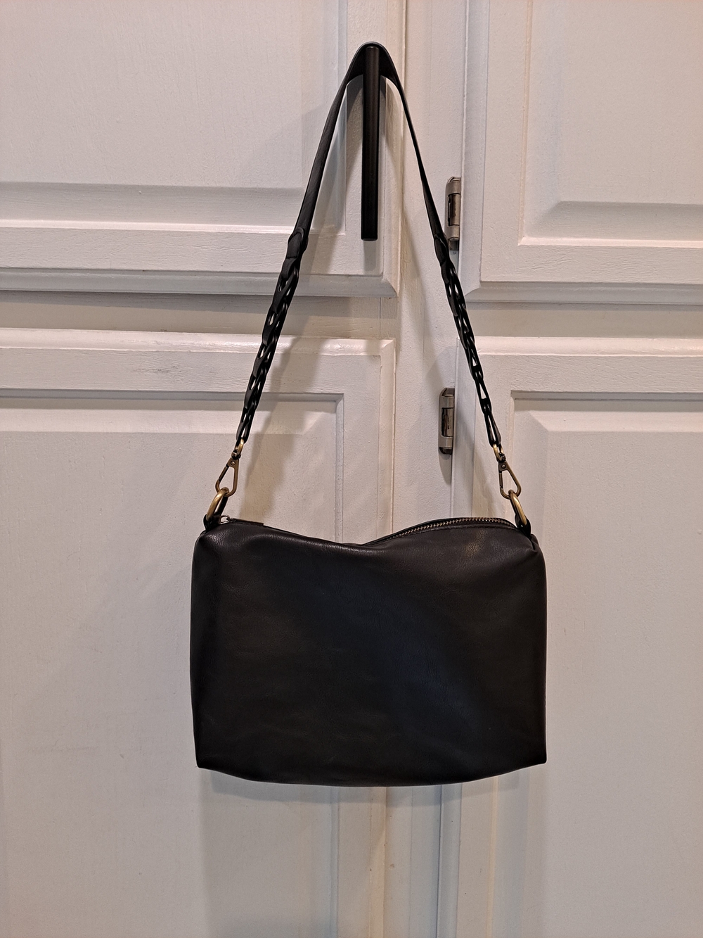 Joy Susan Black Vegan Leather Hobo Shoulder Bag w/Unique Chainlink Strap